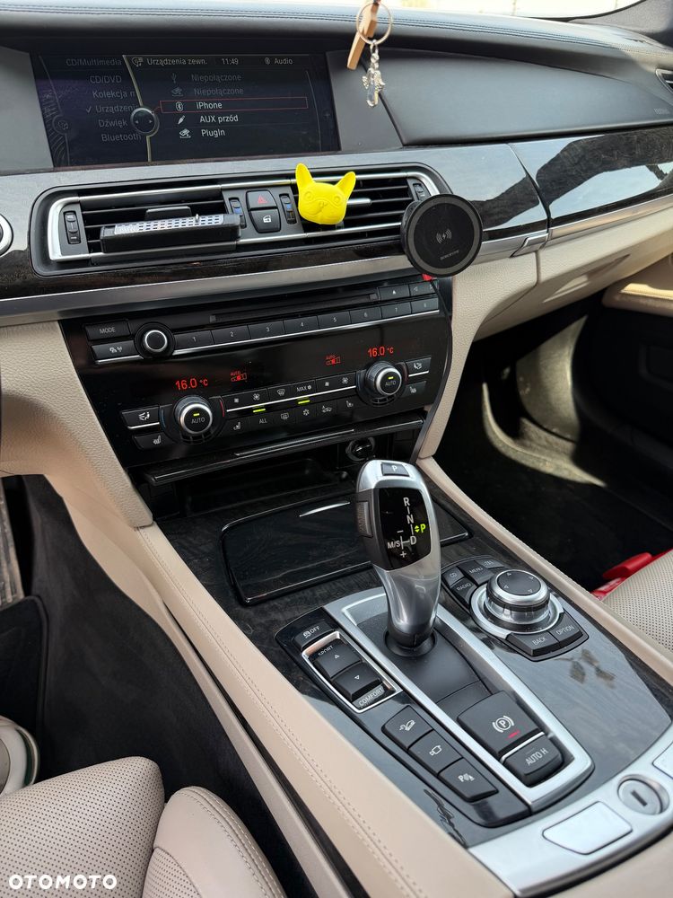 BMW Seria 7 740d xDrive - 13