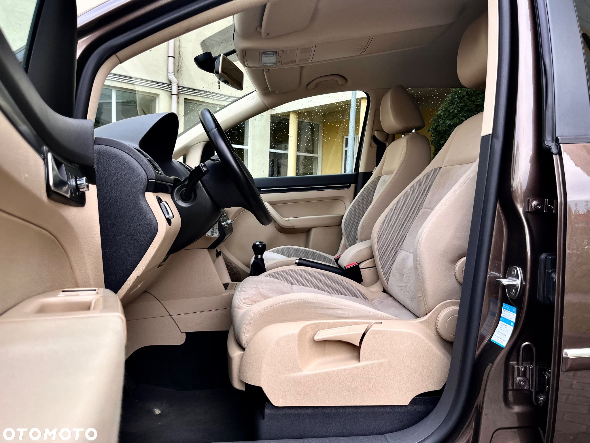 Volkswagen Touran 1.6 TDI DPF BlueMotion Technology Highline - 15
