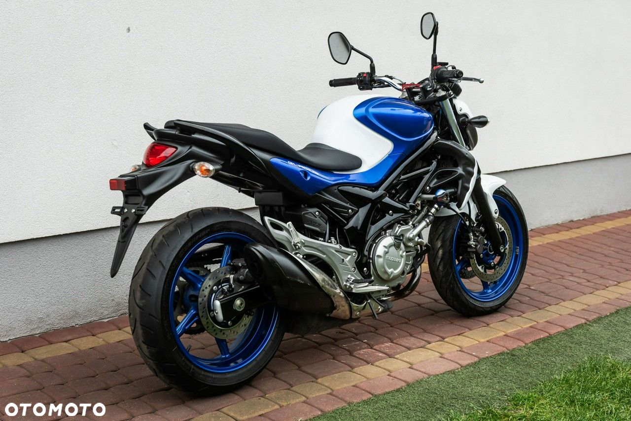 Suzuki Gladius - 3