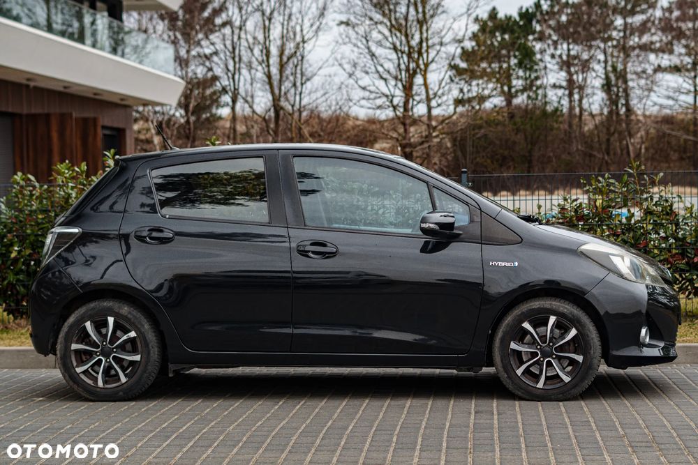 Toyota Yaris Hybrid 100 Life - 2