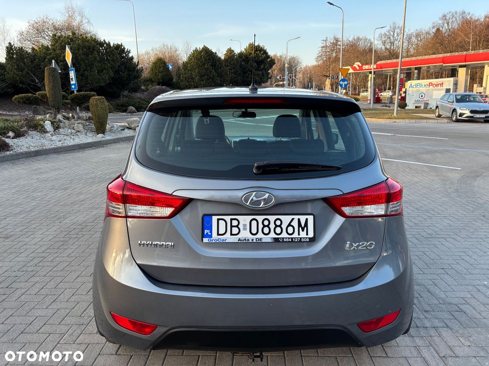 Hyundai ix20 1.4 Trend - 19