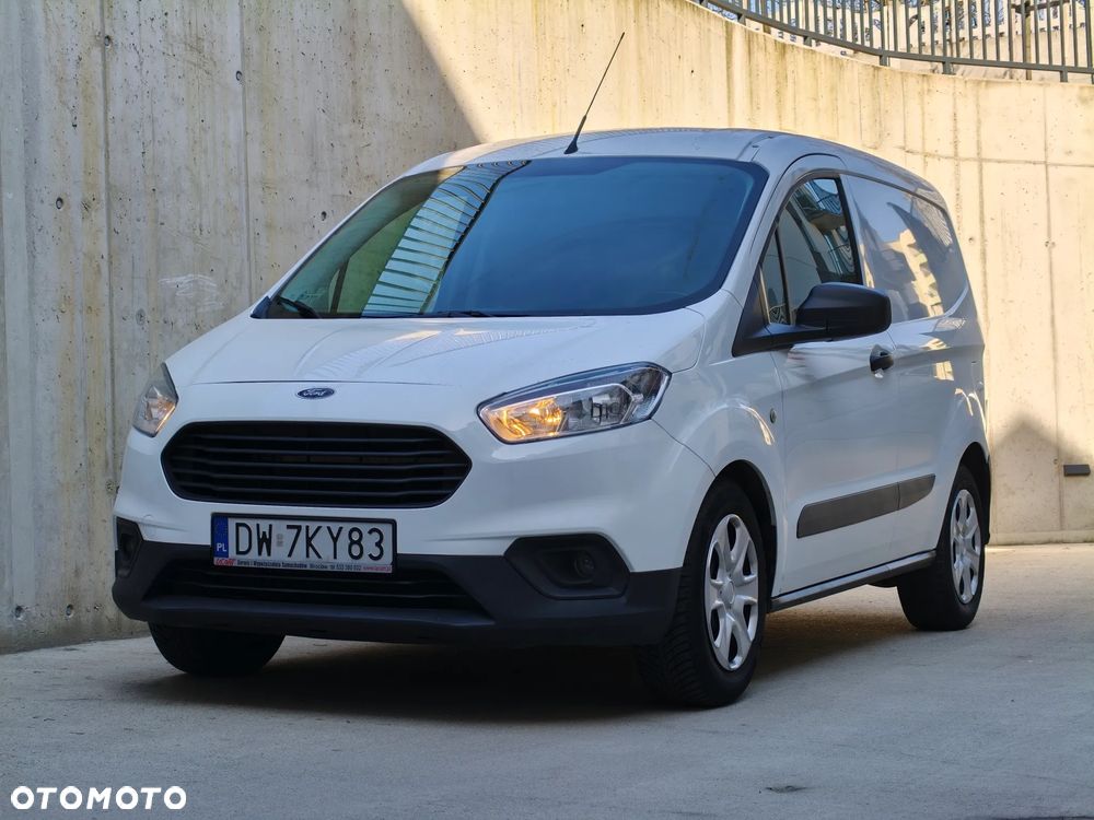 Ford Transit Courier - 16