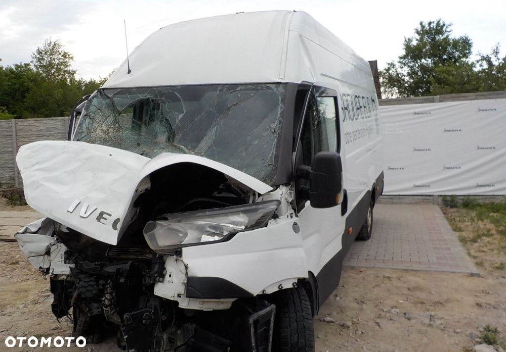 Iveco 35s16 - 8