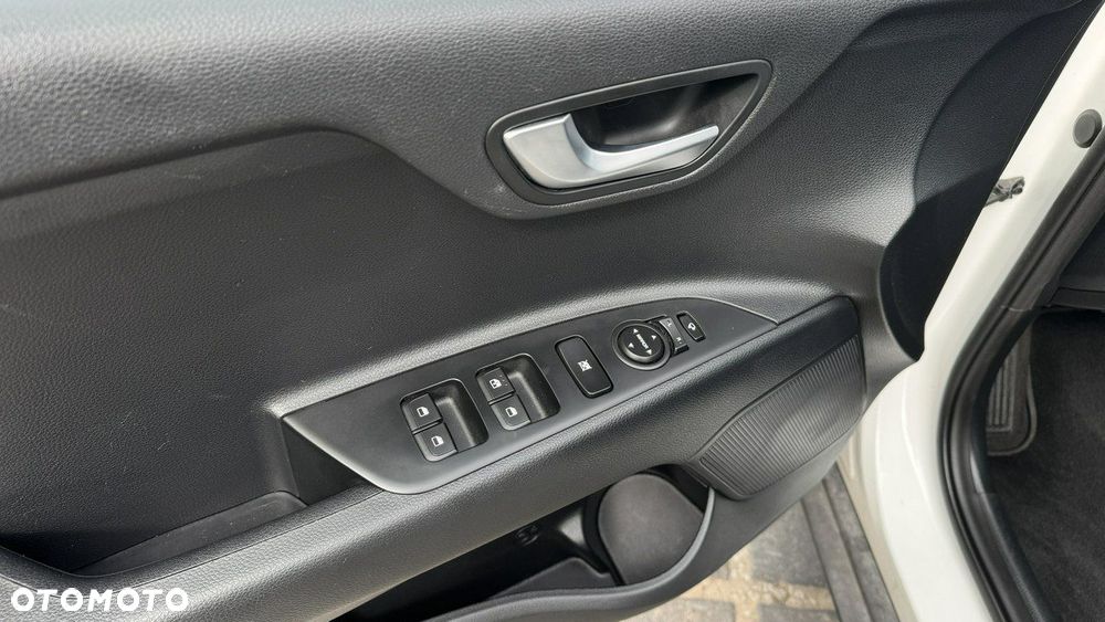 Kia Stonic - 25
