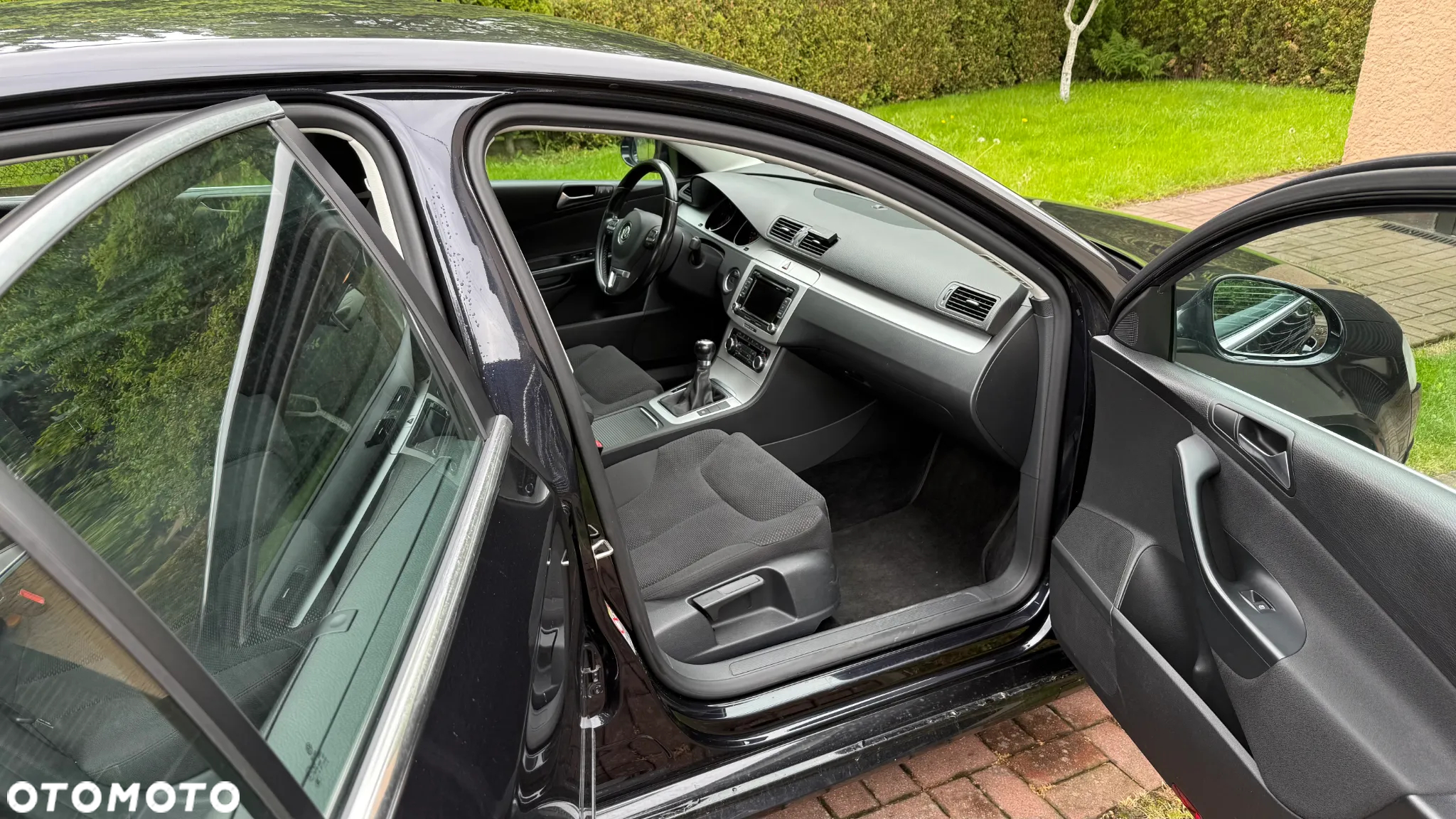 Volkswagen Passat 2.0 TDI Comfortline R-Style - 12