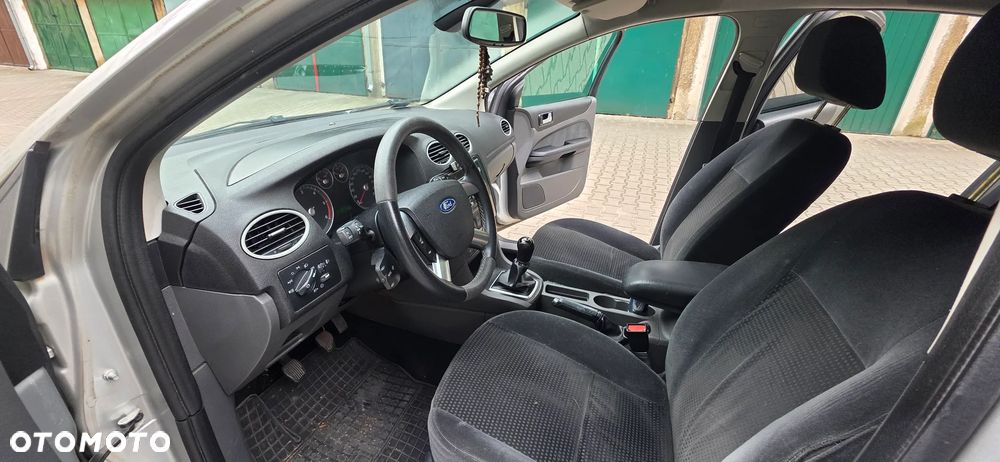 Ford Focus 2.0 TDCi Ghia - 12