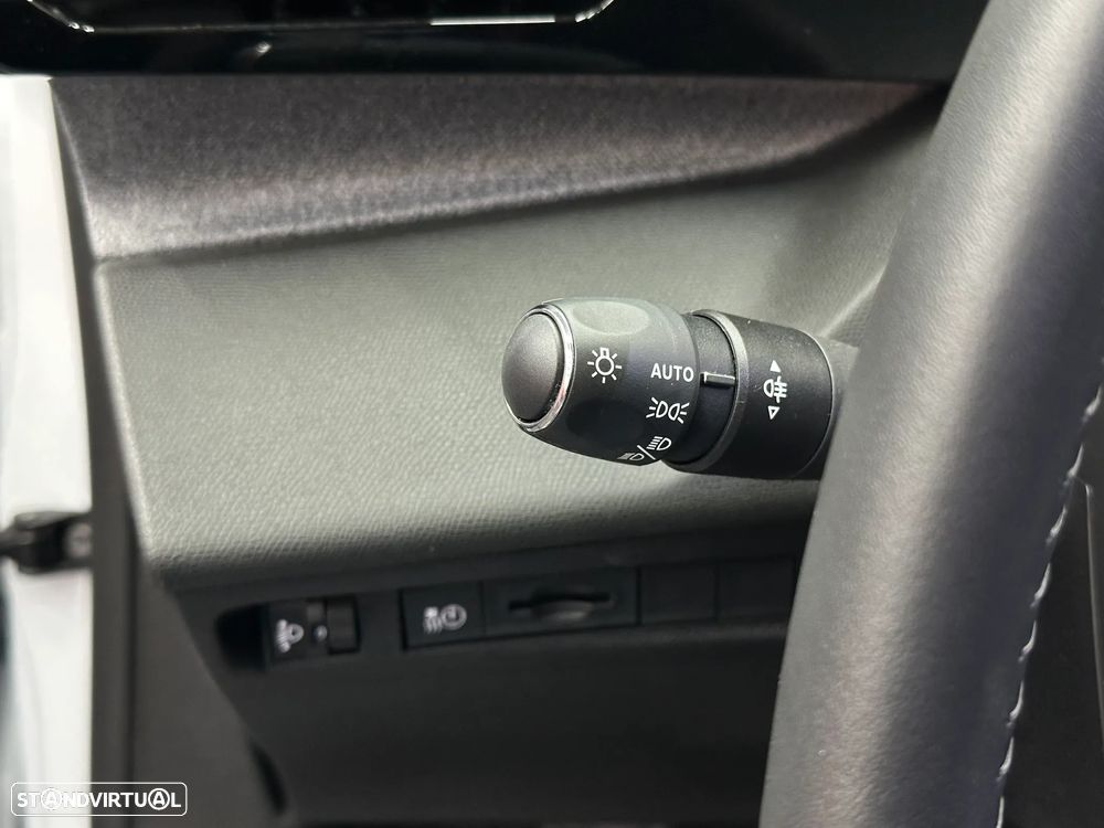 Peugeot e-308 54 kWh Allure - 20