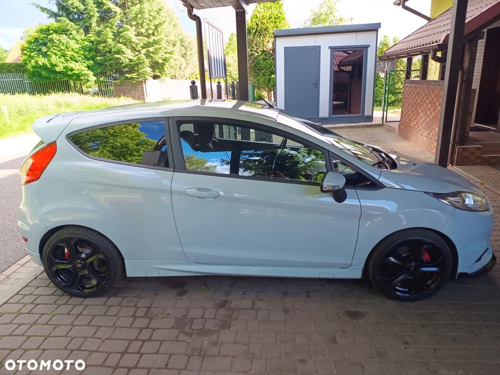 Ford Fiesta - 28
