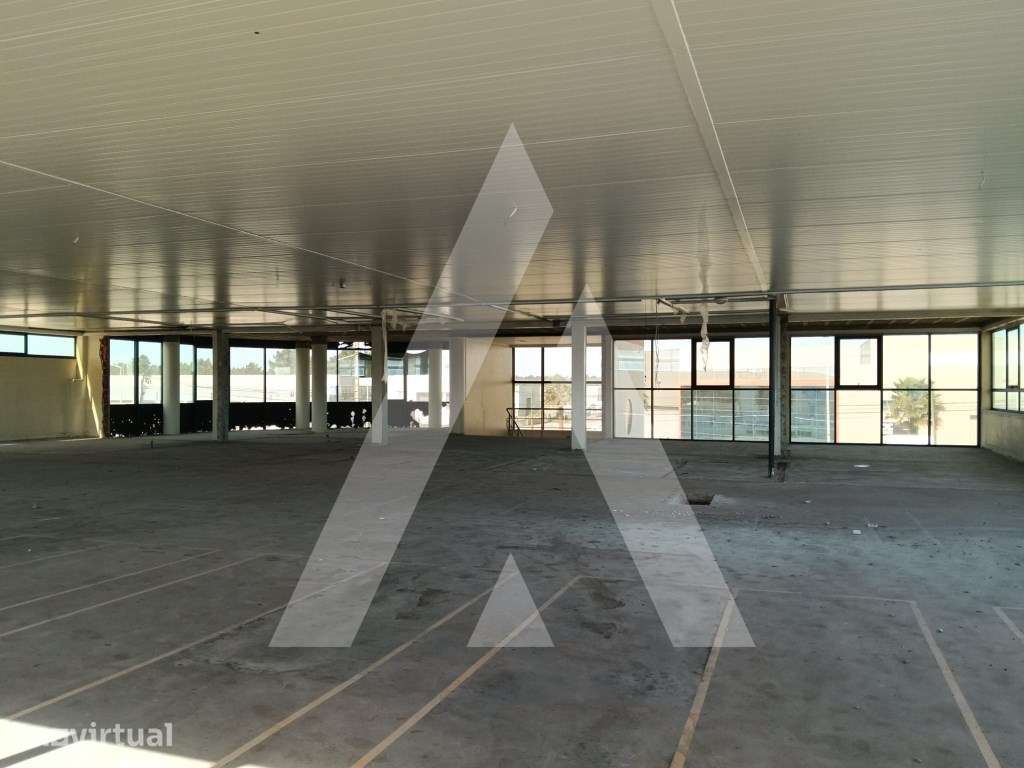 Unidade industrial para arrendamento! Ótima Localização! - Grande imagem: 3/25