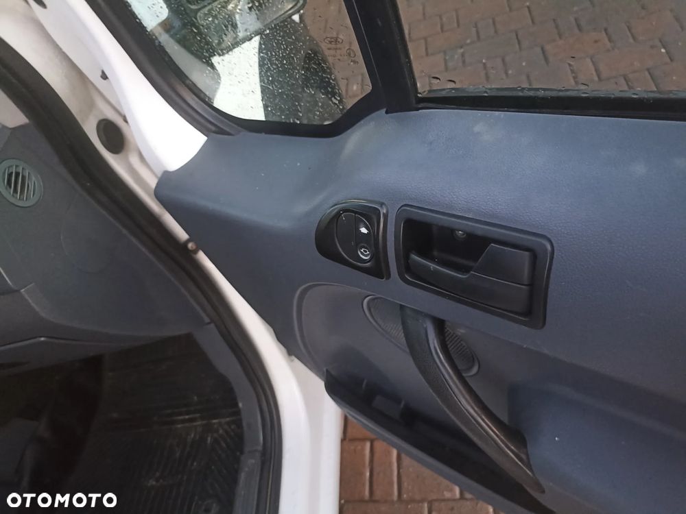 Ford transit connect - 9