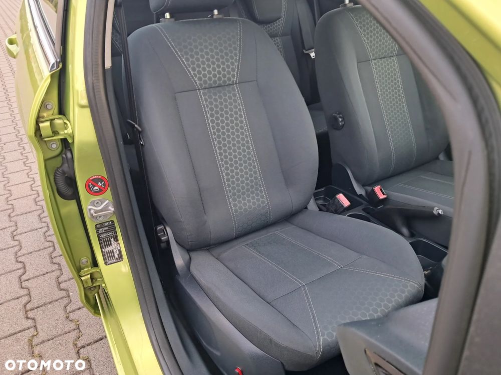 Ford Fiesta 1.25 Celebration - 23