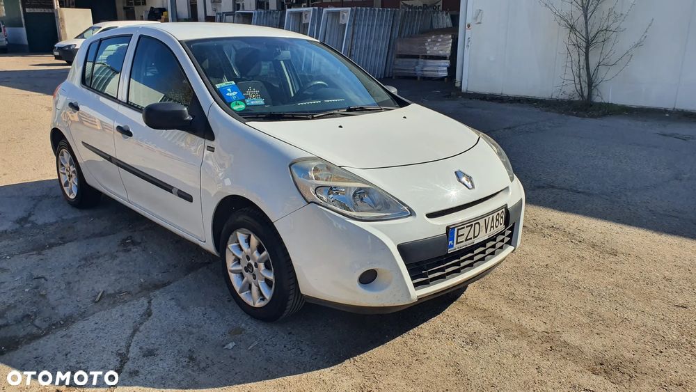 Renault Clio 1.2 16V 75 Expression - 9