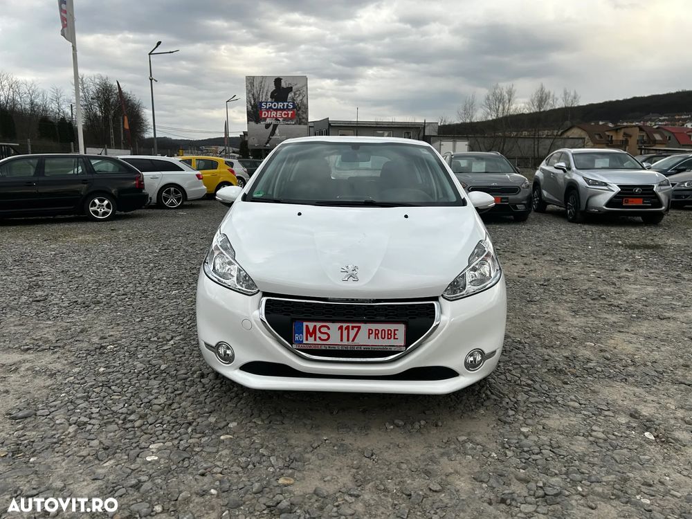 Peugeot 208 95 VTI Allure - 12
