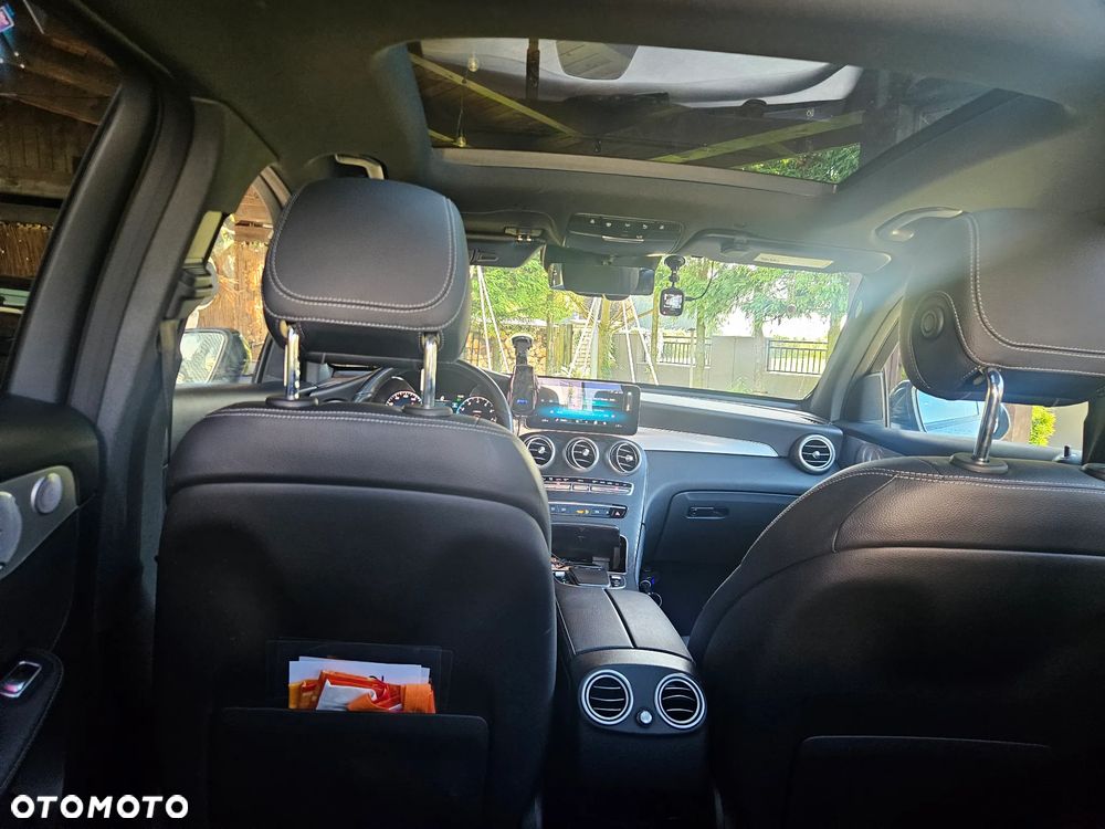 Mercedes-Benz GLC 300 4Matic 9G-TRONIC AMG Line - 23
