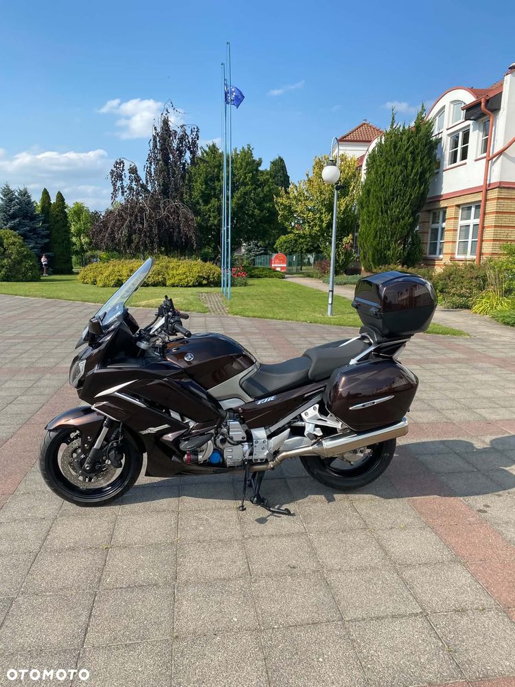 Yamaha FJR - 6