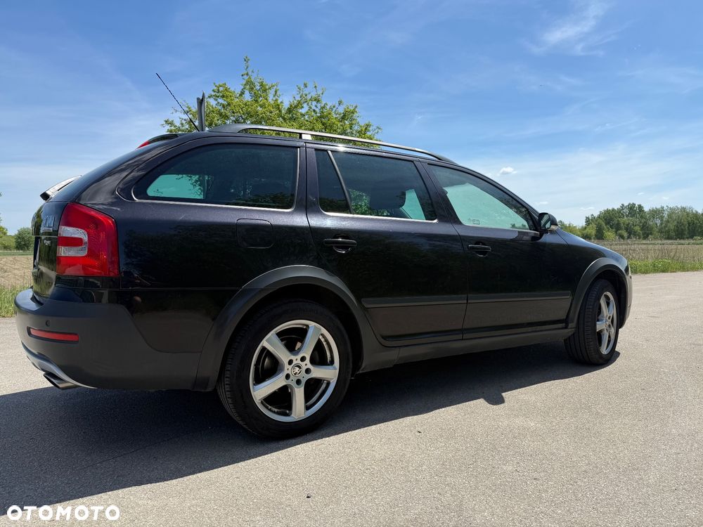 Skoda Octavia 2.0 TDI DPF RS - 24