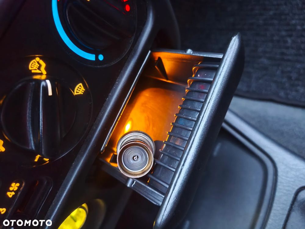 Hyundai Accent 1.3 GLS - 29