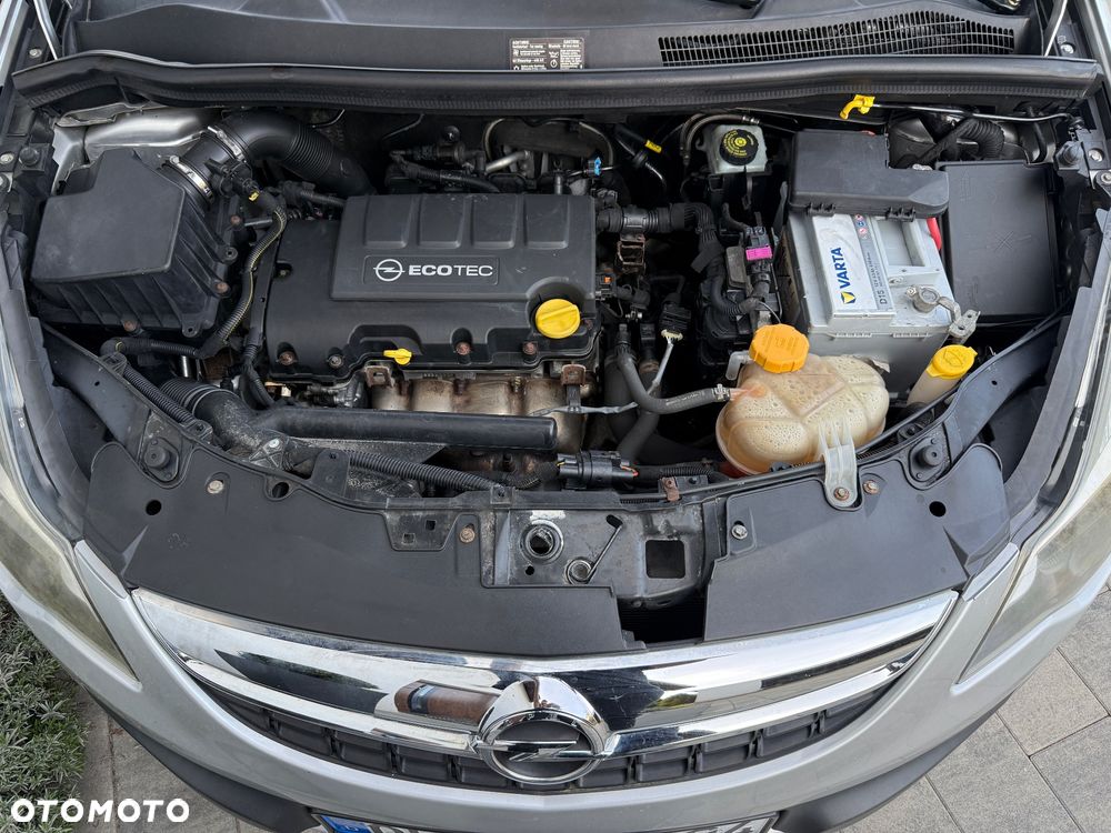 Opel Corsa 1.4 16V Cosmo - 7