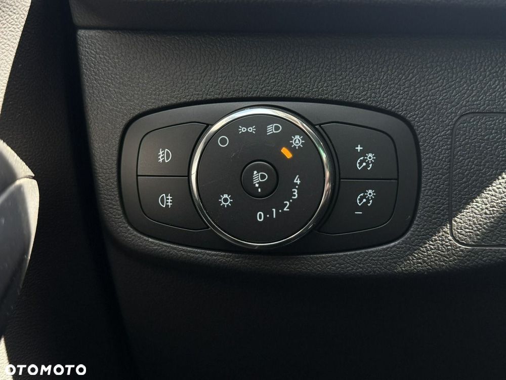 Ford Focus 1.0 EcoBoost Titanium X - 32
