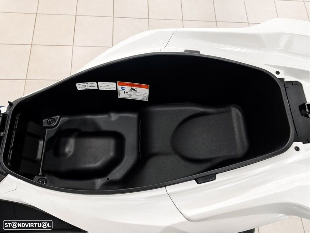 Honda PCX125 Top Case - 15