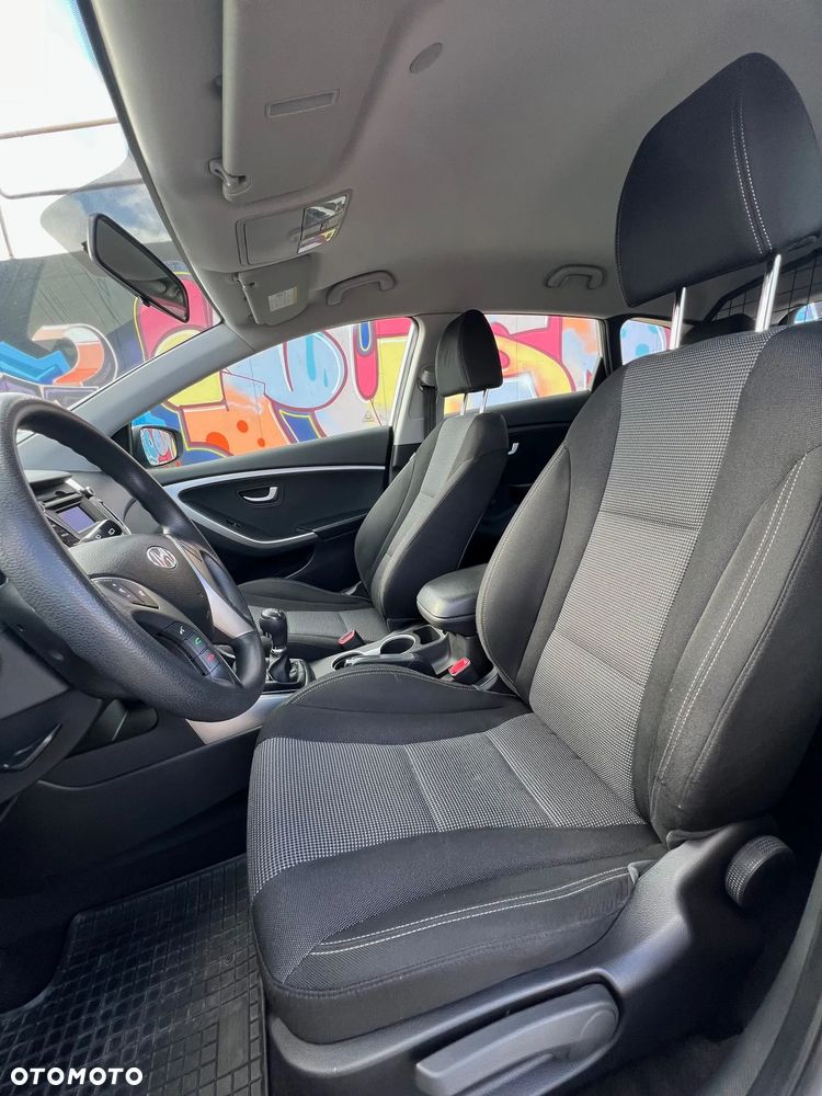 Hyundai i30 1.6 Comfort - 10