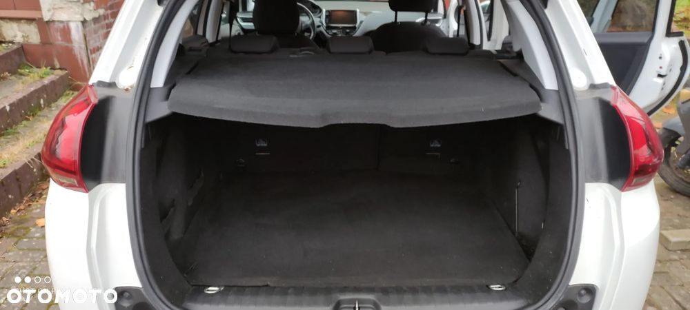 Peugeot 2008 1.2 Pure Tech GPF Style - 5