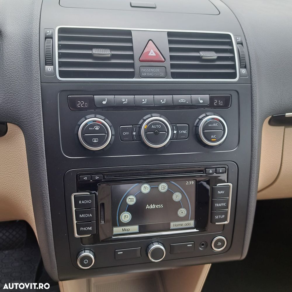 Volkswagen Touran - 25