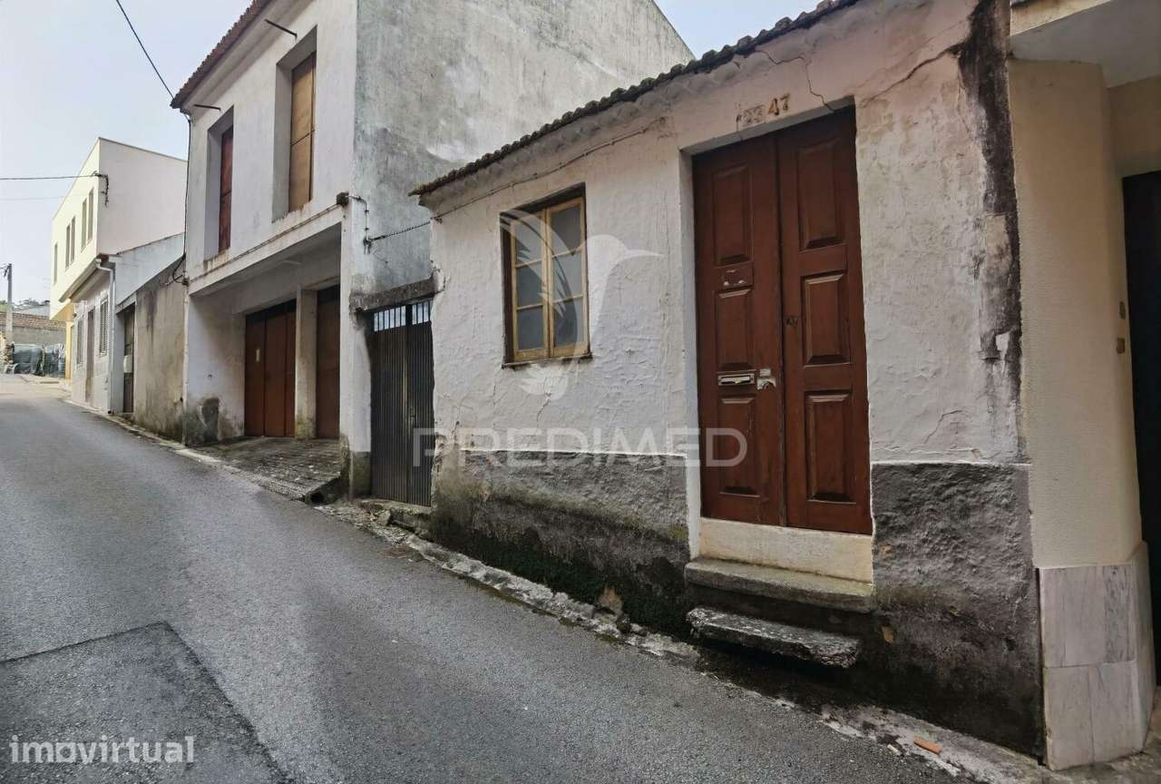 Moradia T2 para restaurar com terreno, Amiais de Baixo - Grande imagem: 2/26