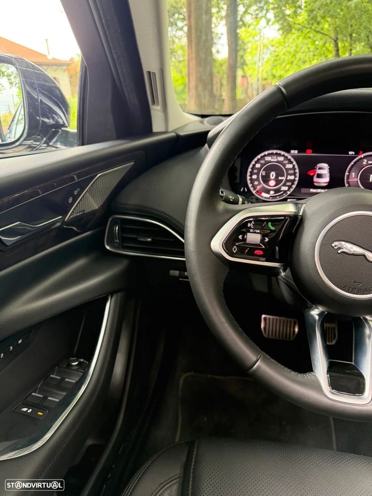 Jaguar XE 2.0 D R-Dynamic S - 17