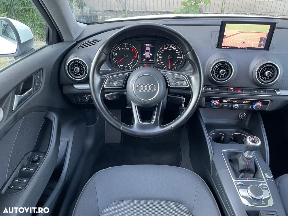 Audi A3 Sportback 30 TDI design - 16