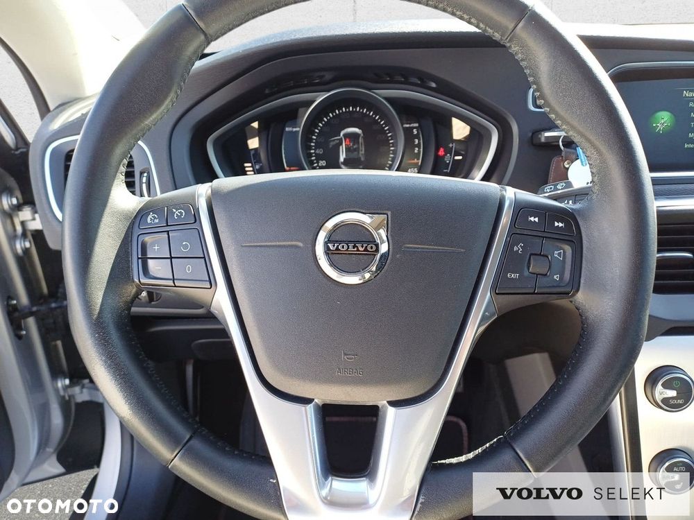Volvo V40 - 24