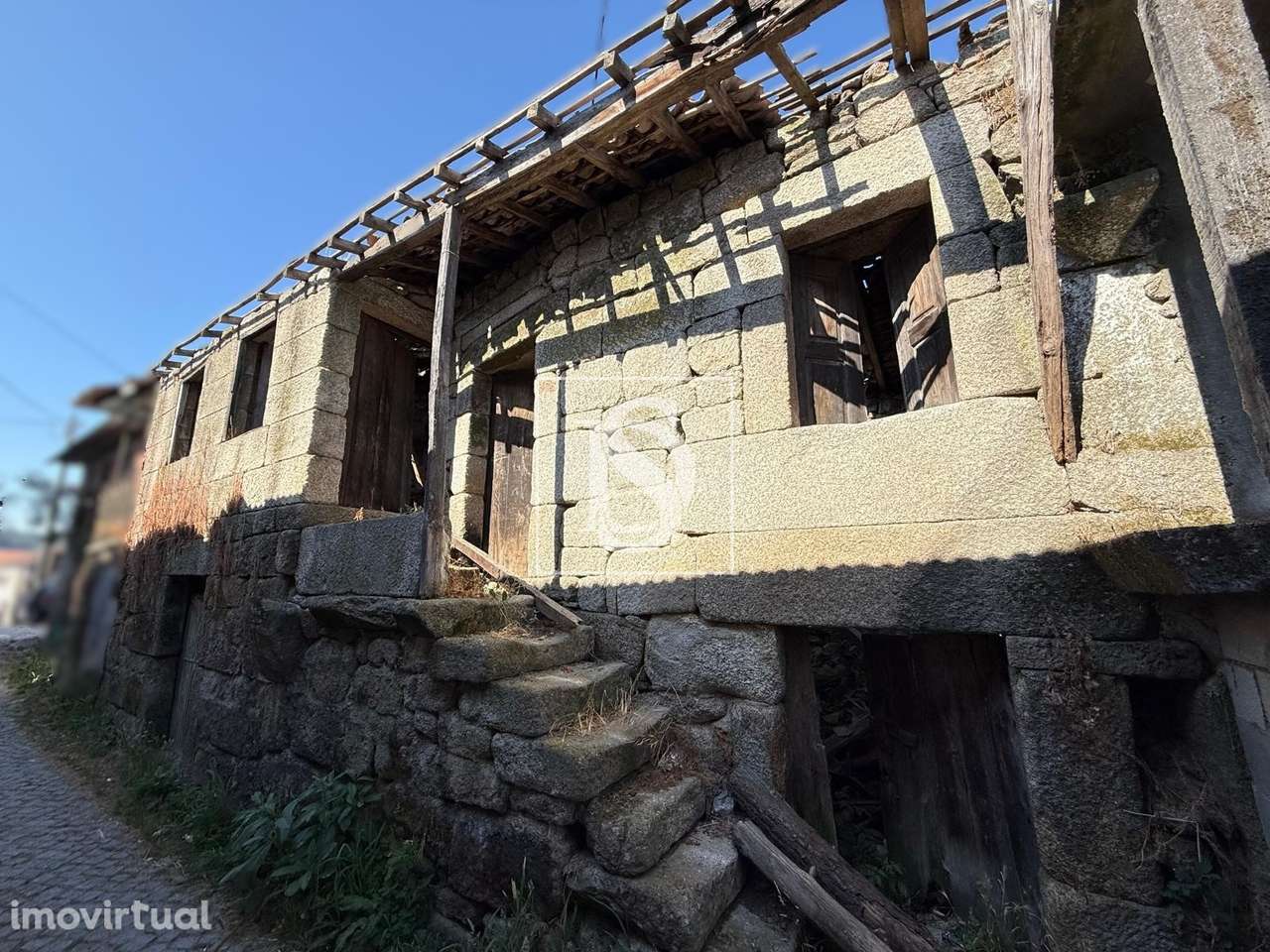 Moradia para Restaurar T1 Venda em Queirã,Vouzela - Grande imagem: 2/12