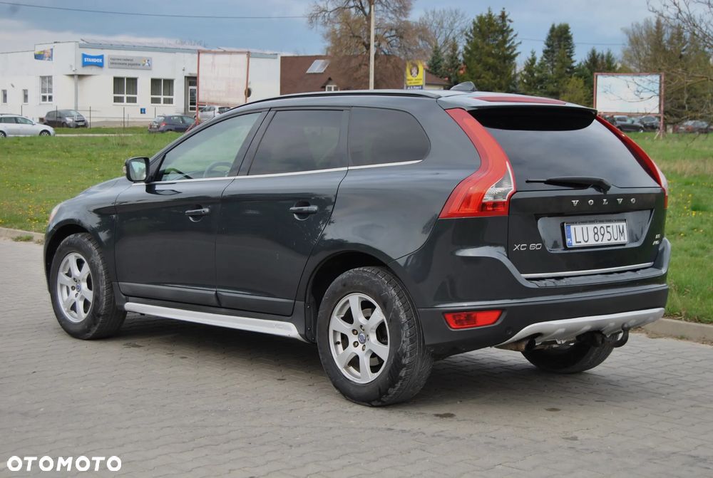 Volvo XC 60 D5 AWD Momentum - 4