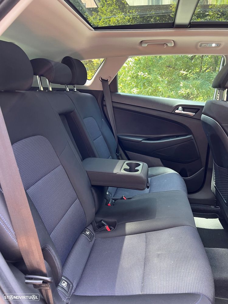 Hyundai Tucson 1.7 CRDi Creative - 27