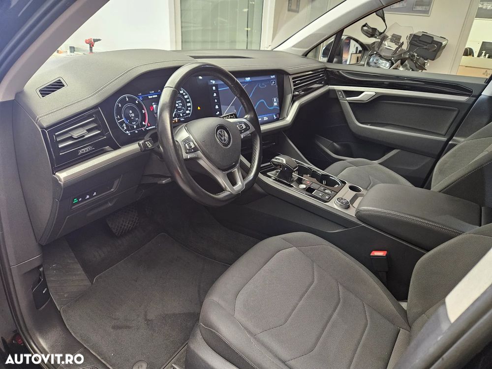 Volkswagen Touareg - 8