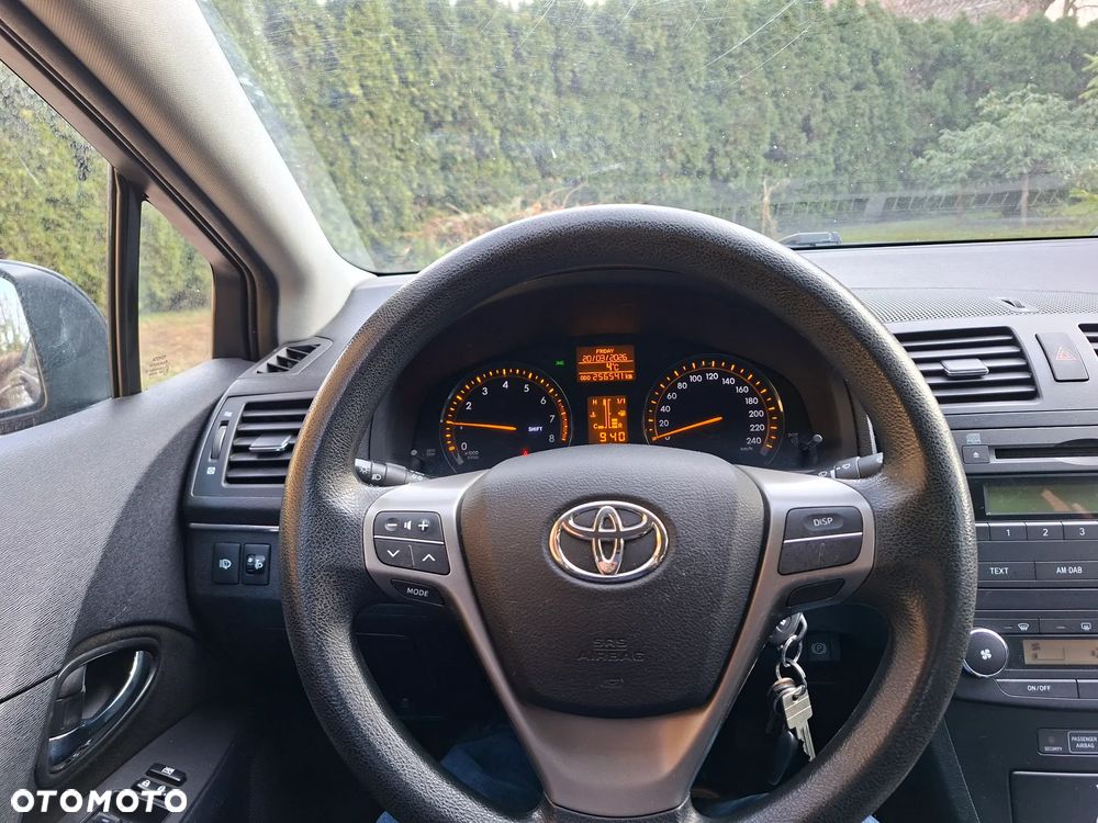 Toyota Avensis 1.8 Luna - 9