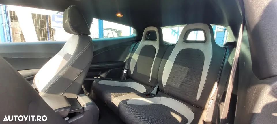 Volkswagen Scirocco 2.0 TDI DPF DSG - 4