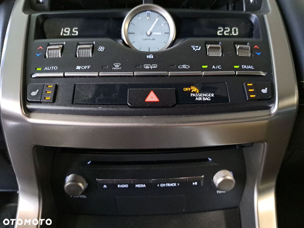 Lexus NX 300h F Sport Edition AWD - 29