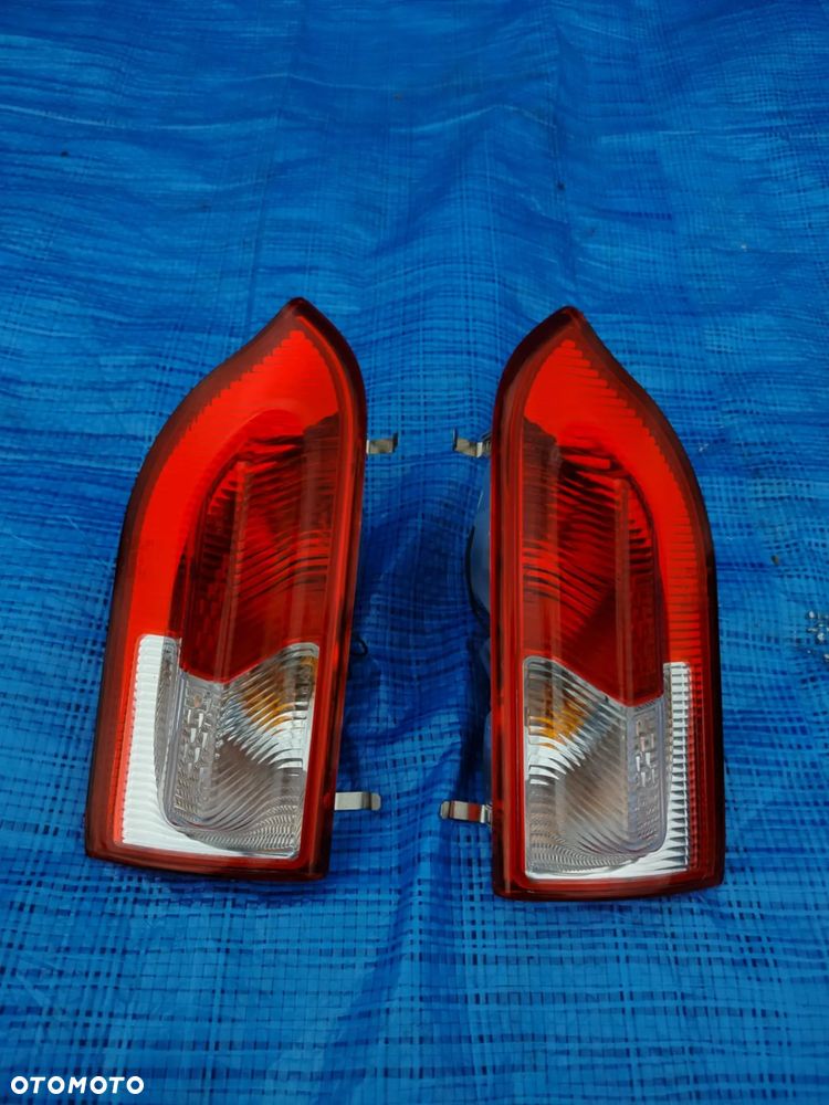 LAMPKI LAMPY BAGAŻNIKA LEWA / PRAWA OPEL INSIGNIA KOMBI - 1