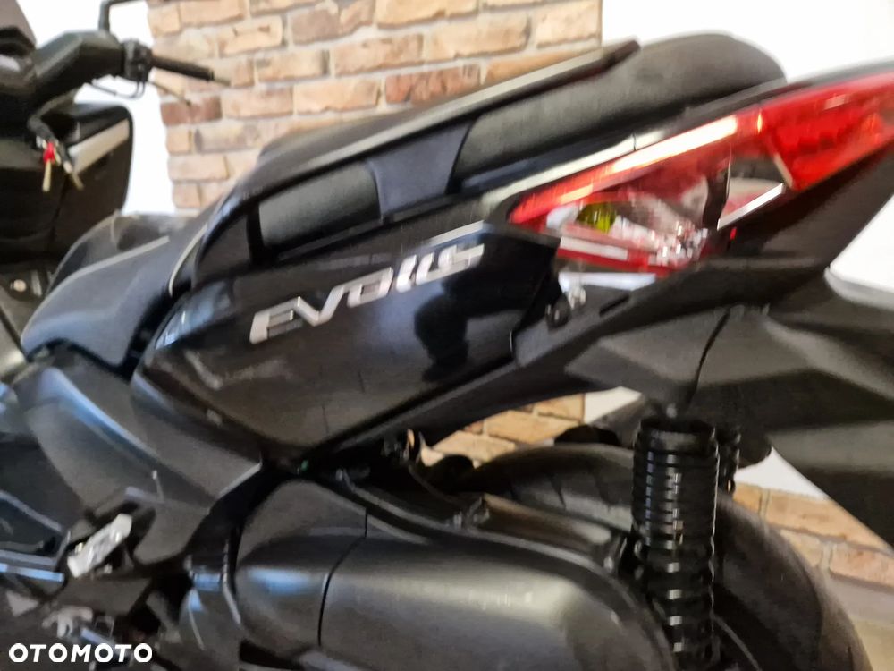 Yamaha X-max - 21