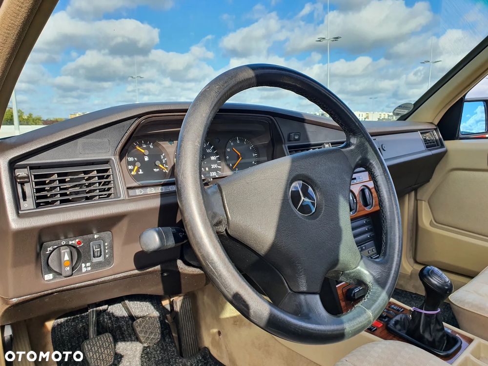 Mercedes-Benz W201 (190) - 15