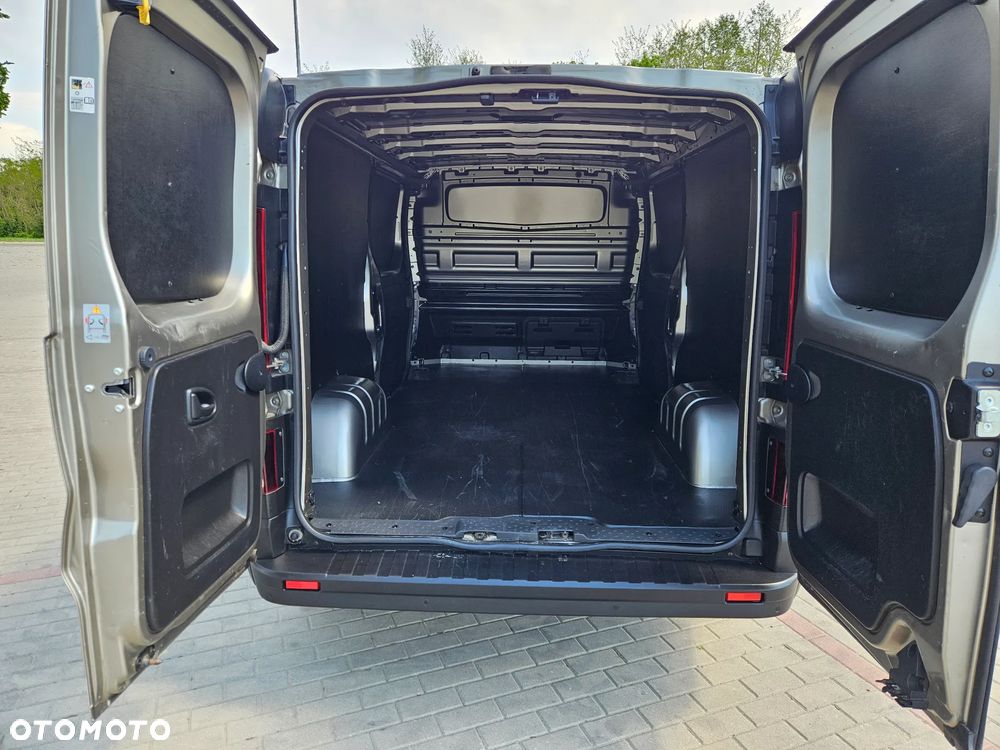 Opel Vivaro - 11