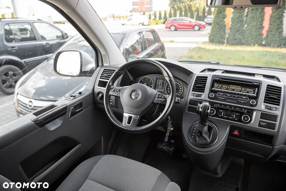 Volkswagen Caravelle - 12