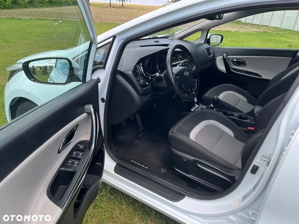 Kia Ceed 1.6 GDI Dream Team Edition - 5