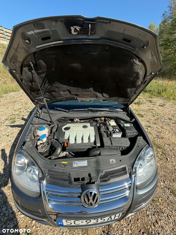 Volkswagen Golf 2.0 TDI DPF Sportline - 13