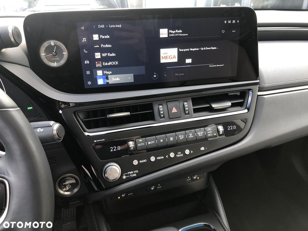 Lexus ES 300h F Sport Design - 18