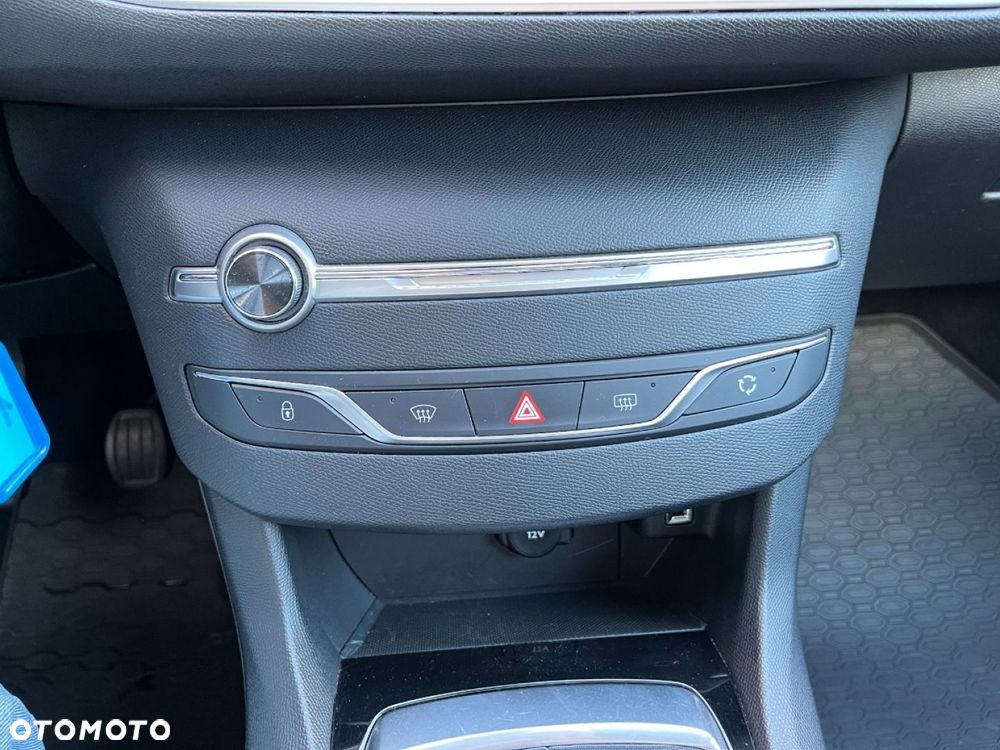 Peugeot 308 BlueHDi 130 Active Pack - 20