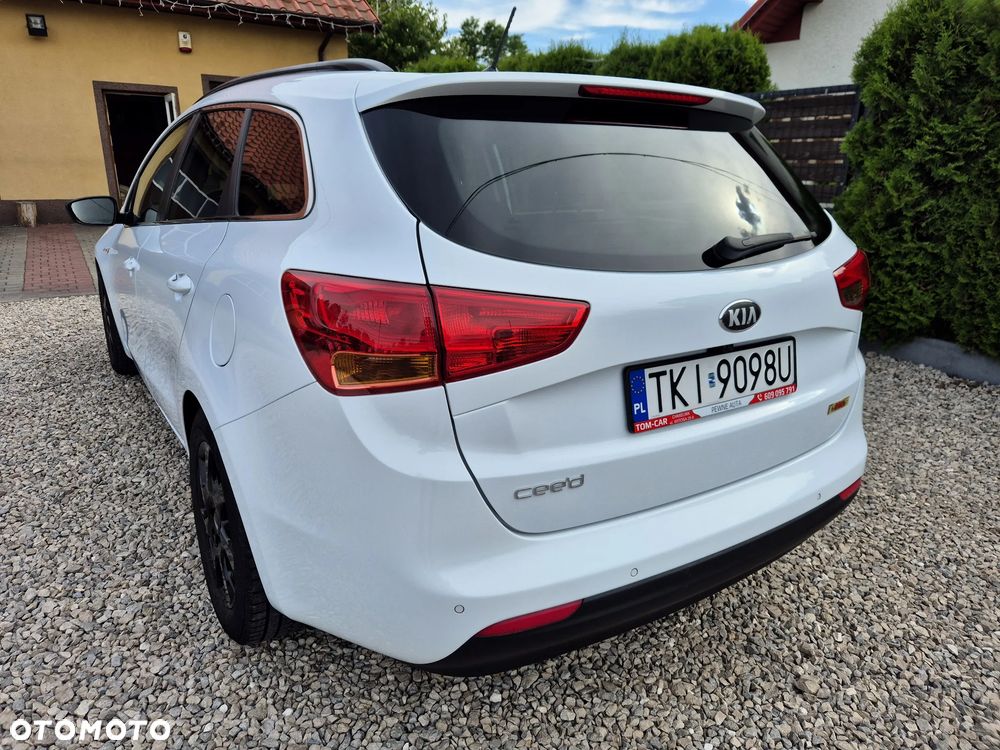 Kia Ceed 1.6 GDI Fifa World Cup Edition - 8