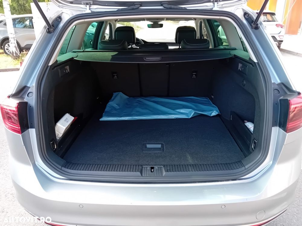 Volkswagen Passat 2.0 TDI DSG 4Motion R Executive - 9