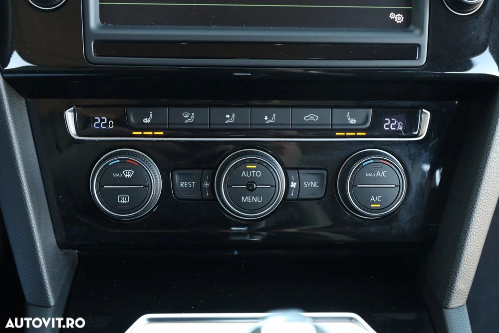 Volkswagen Passat 1.6 TDI SCR DSG Comfortline - 24